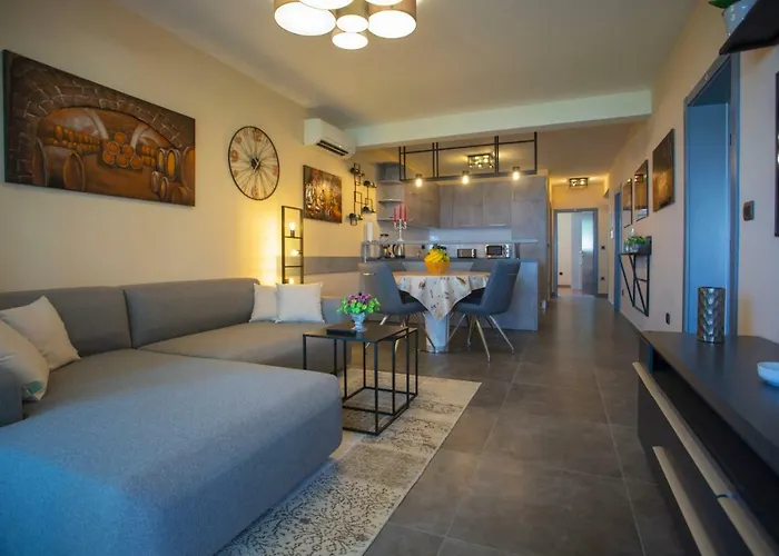 Edgar * מאקרסקה