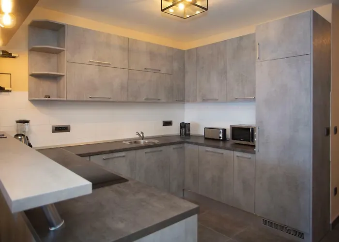 Edgar * מאקרסקה